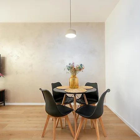 Obywatelska 1br Centrum, Taras, 4 Osoby, Wifi, Pralka Host Appartamento
